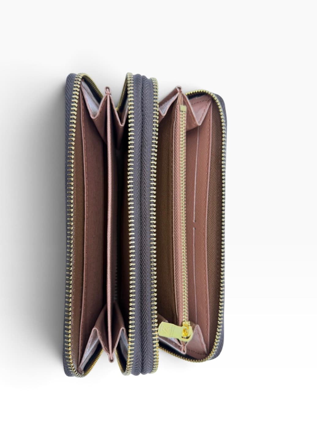 Louis Vuitton Louis Vuitton Zippy Wallet - Monogram
